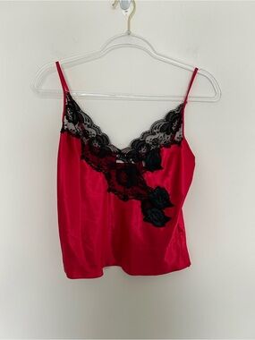 Victoria’s Secret Gold Label Black and Red Lace Cami Top‎ Size Small